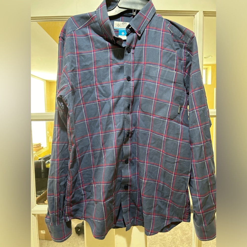 Men’s blue and red plaid Columbia button down size small